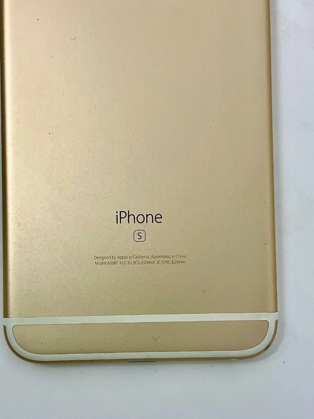 LIKE NEW: ISO Apple Iphone SmartPhone 6S Plus Gold with 64GB